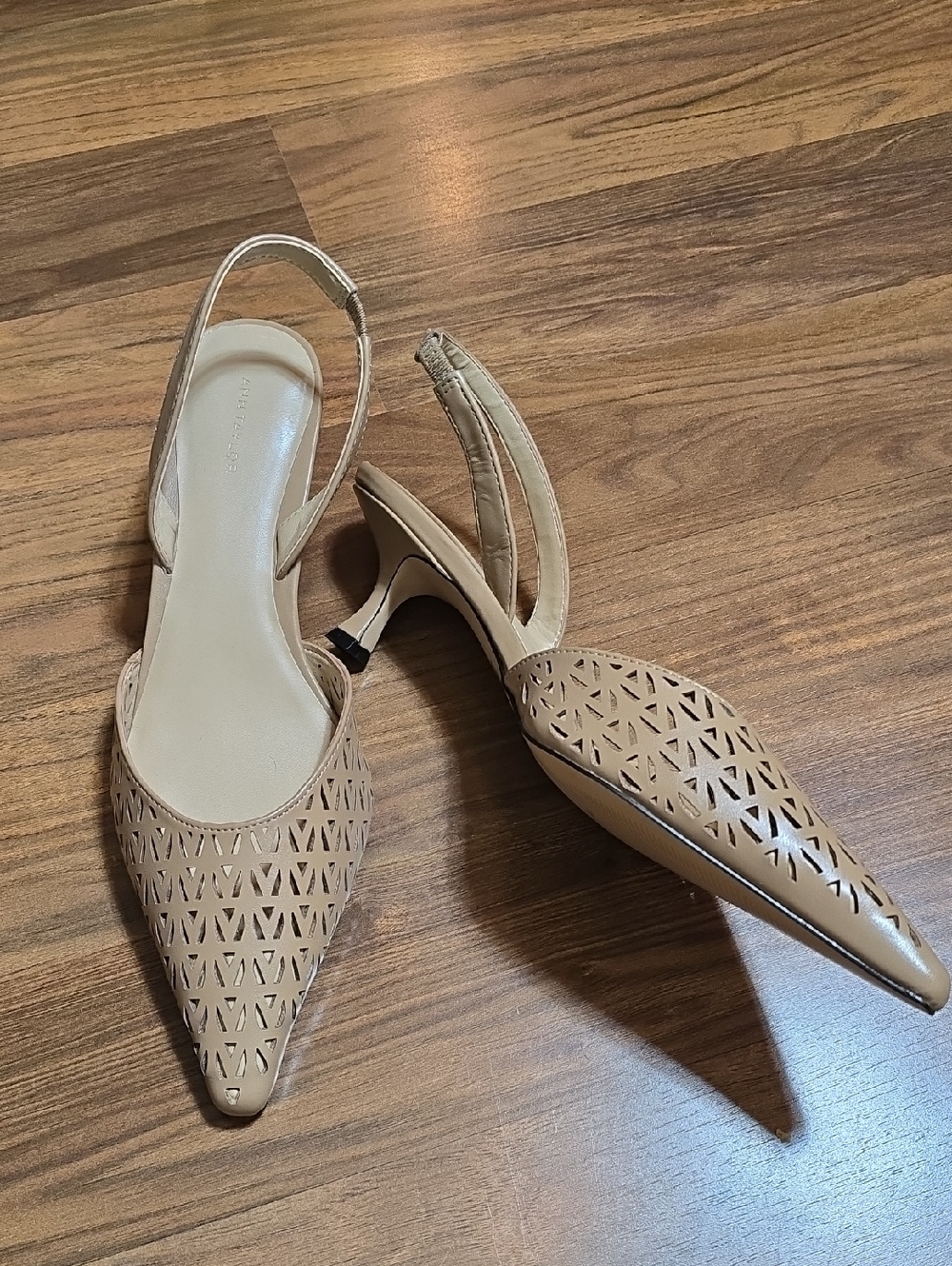 Ann Taylor Tan Pointed Slingback Kitten Heels